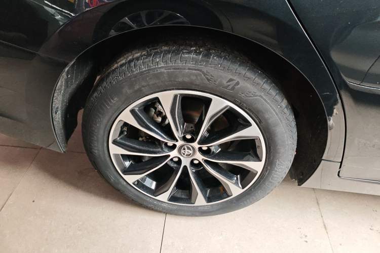 Used Toyota Avalon 2023 2.0L Premium Edition Right Rear Wheel Hub