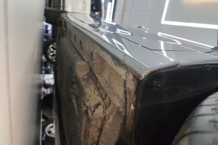 Used Toyota Avalon 2023 2.5L Luxury Edition Right Side Sill