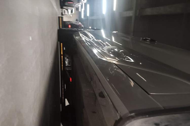 Used Toyota Avalon 2023 2.0L Luxury Edition Right Side Sill