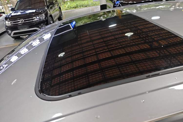 Used Toyota Avalon 2023 2.0L XLE Deluxe Edition Roof