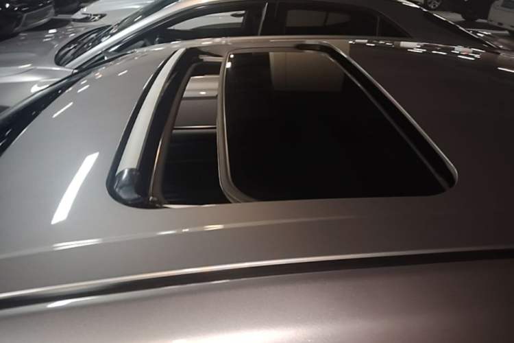 Used Toyota Avalon 2023 2.0L Luxury Edition Roof