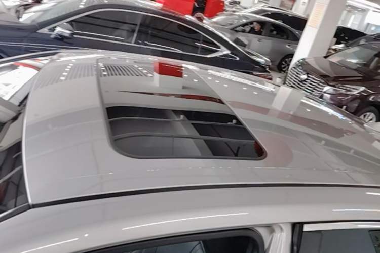 Used Toyota Avalon 2023 2.0L Luxury Edition Roof