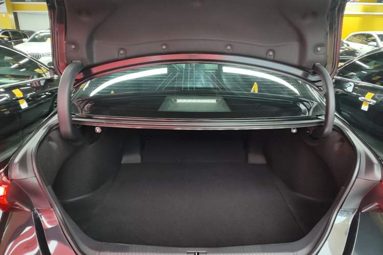 Used Toyota Avalon 2023 2.0L Premium Edition Trunk