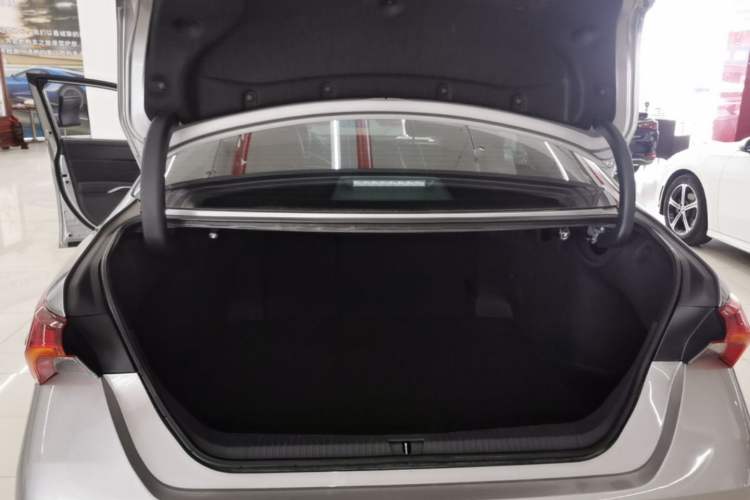 Used Toyota Avalon 2023 2.0L Luxury Edition Trunk