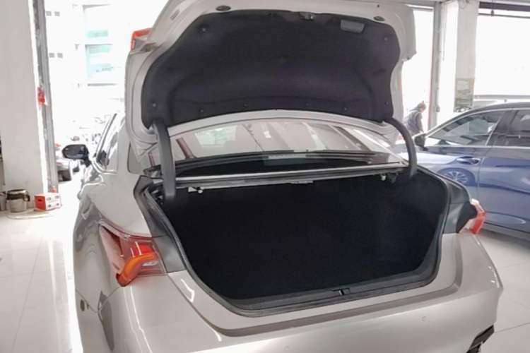 Used Toyota Avalon 2023 2.0L Luxury Edition Trunk