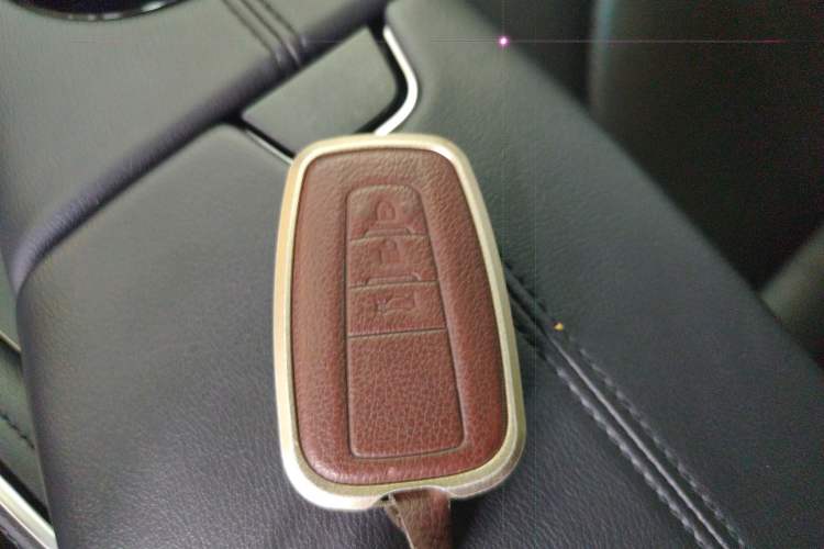 Used Toyota Avalon 2023 2.5L Luxury Edition Vehicle Key