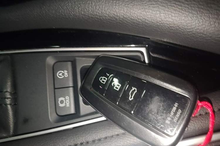 Used Toyota Avalon 2023 2.0L Luxury Edition Vehicle Key