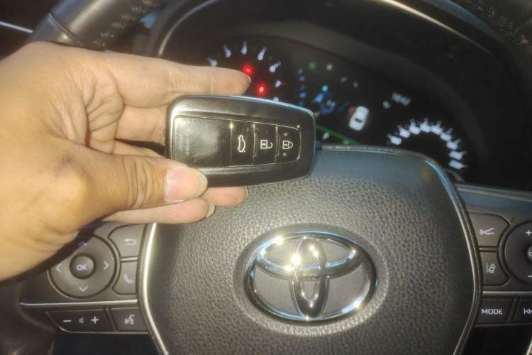 Used Toyota Avalon 2023 2.5L Luxury Edition Vehicle Key