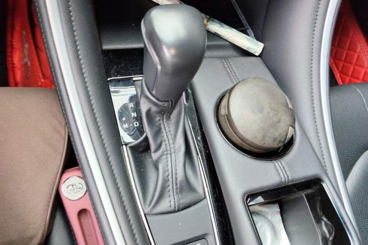 Used Toyota Avalon 2023 2.0L Premium Edition Gear Lever