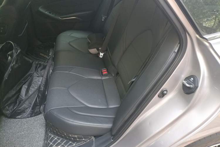 Used Toyota Avalon 2023 Dual-Engine 2.5L Luxury Edition Left Rear Seat
