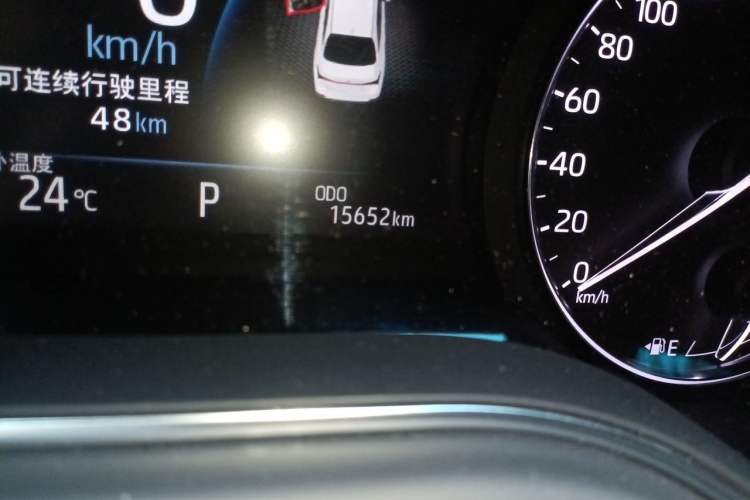 Used Toyota Avalon 2023 Dual-Engine 2.5L Luxury Edition Odometer Close Up
