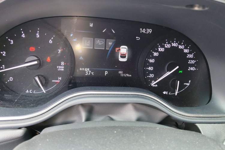 Used Toyota Avalon 2023 2.0L Premium Edition Odometer Close Up