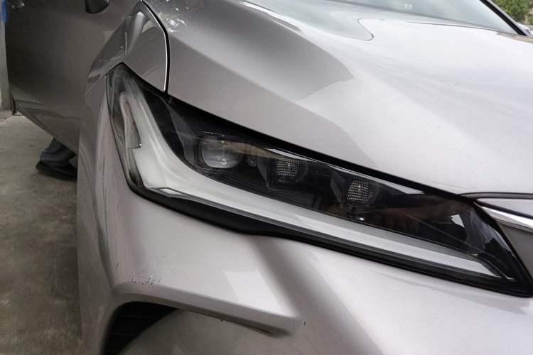 Used Toyota Avalon 2023 2.0L Premium Edition Right Front Headlight