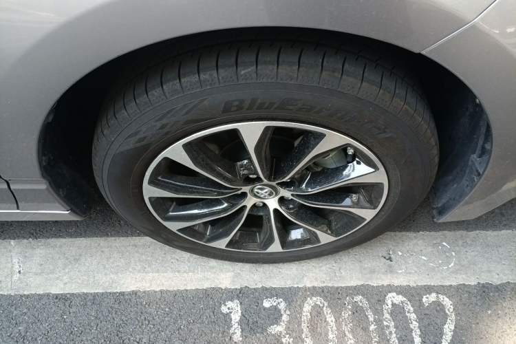 Used Toyota Avalon 2023 Dual-Engine 2.5L Luxury Edition Right Front Wheel Hub