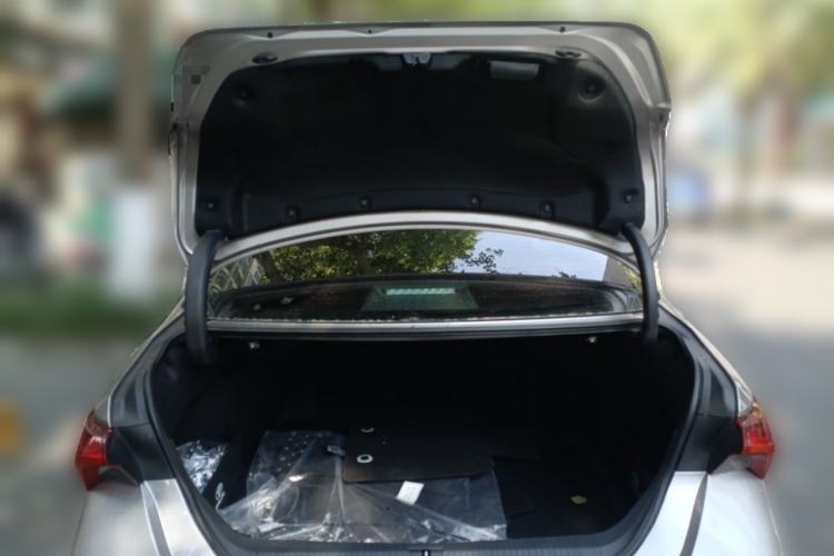 Used Toyota Avalon 2023 Dual-Engine 2.5L Luxury Edition Trunk