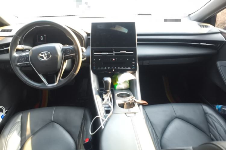 Used Toyota Avalon 2023 2.5L Touring Premium Edition Center Console