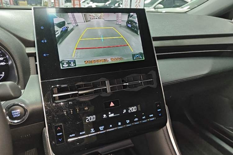 Used Toyota Avalon 2023 2.0L Luxury Edition Audio And AC Panel