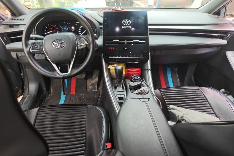 Used Toyota Avalon 2023 2.0L Premium Edition Center Console