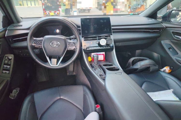 Used Toyota Avalon 2023 2.5L Luxury Edition Center Console