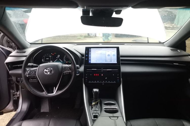 Used Toyota Avalon 2023 2.5L Touring Premium Edition Center Console
