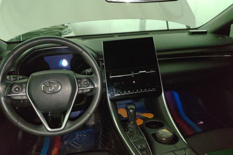 Used Toyota Avalon 2023 2.0L Luxury Edition Center Console