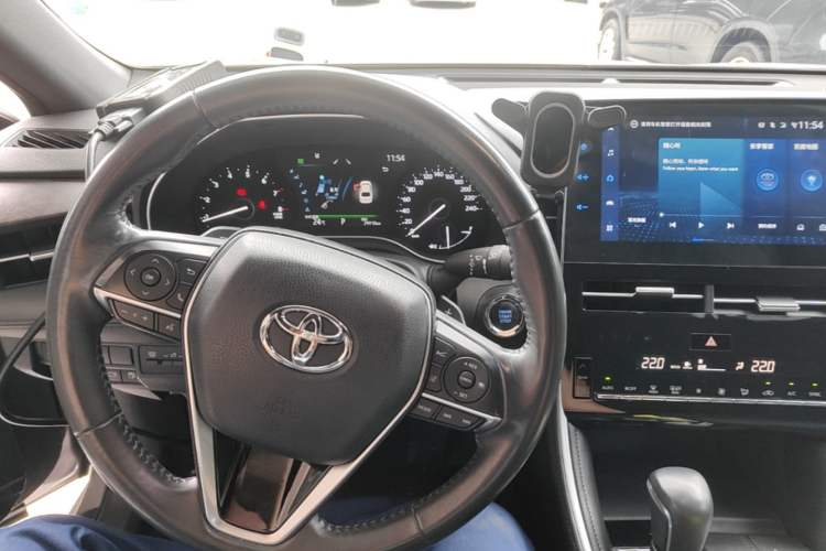 Used Toyota Avalon 2023 2.5L Luxury Edition Center Console