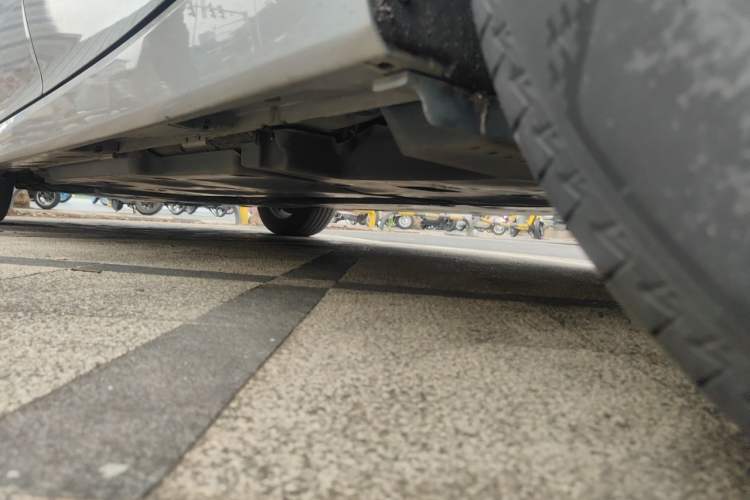 Used Toyota Avalon 2023 2.5L Luxury Edition Chassis Rear Left