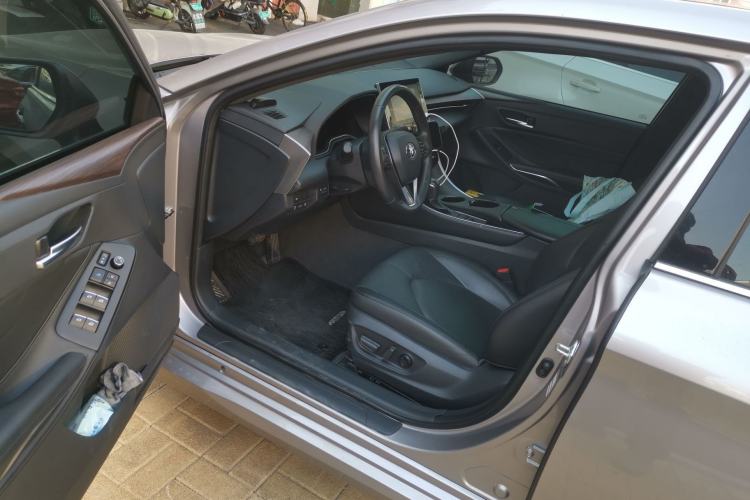 Used Toyota Avalon 2023 2.0L Premium Edition Driver Seat
