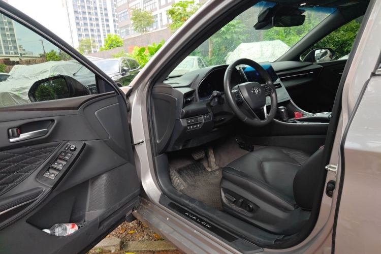 Used Toyota Avalon 2023 2.5L Touring Premium Edition Driver Seat