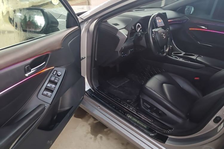 Used Toyota Avalon 2023 2.0L Premium Edition Driver Seat