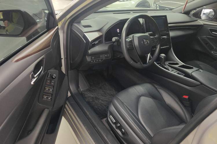 Used Toyota Avalon 2023 2.0L Premium Edition Driver Seat