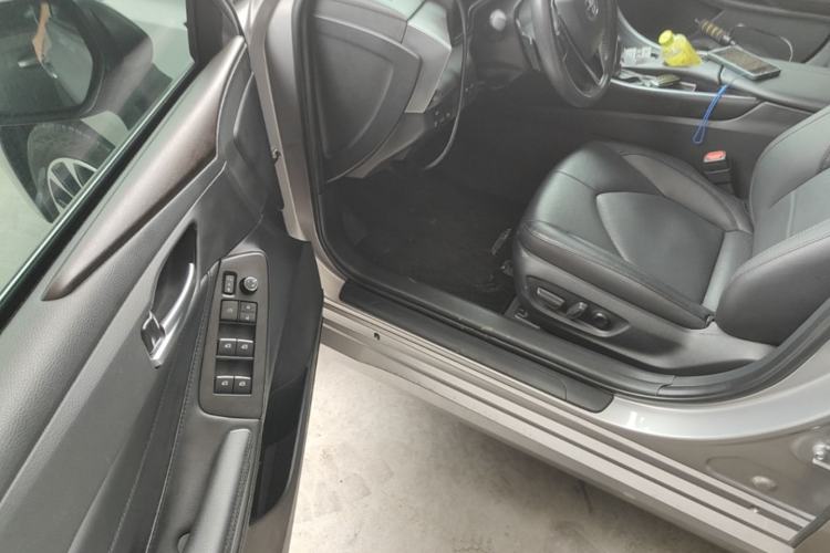 Used Toyota Avalon 2023 2.5L Luxury Edition Driver Seat