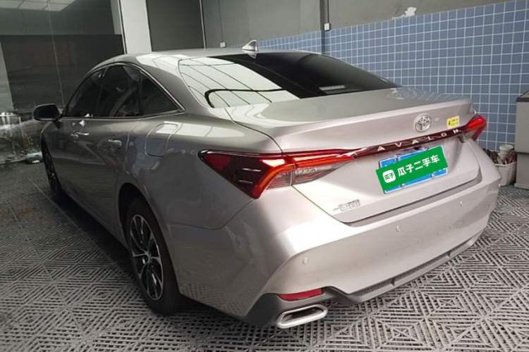 Used Toyota Avalon 2023 2.0L Premium Edition Exterior 2