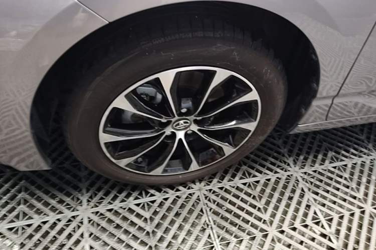 Used Toyota Avalon 2023 2.0L Premium Edition Exterior 4