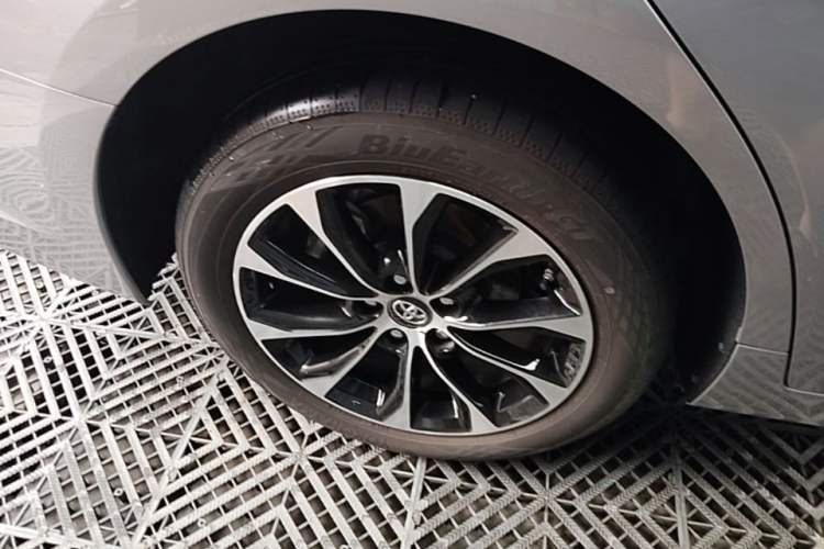 Used Toyota Avalon 2023 2.0L Premium Edition Exterior 5