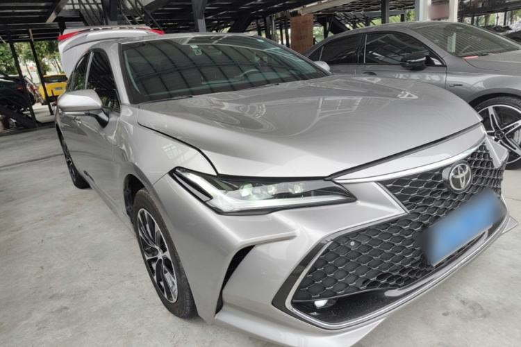 Used Toyota Avalon 2023 2.5L Luxury Edition Front Right 45 Deg