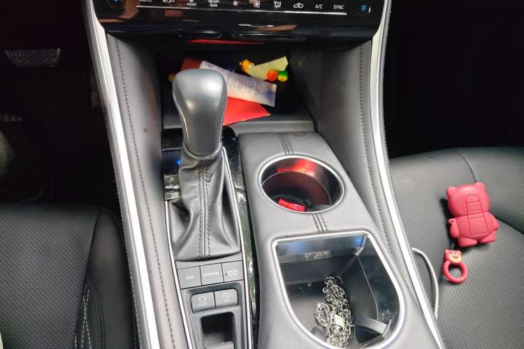 Used Toyota Avalon 2023 2.5L Touring Premium Edition Gear Lever