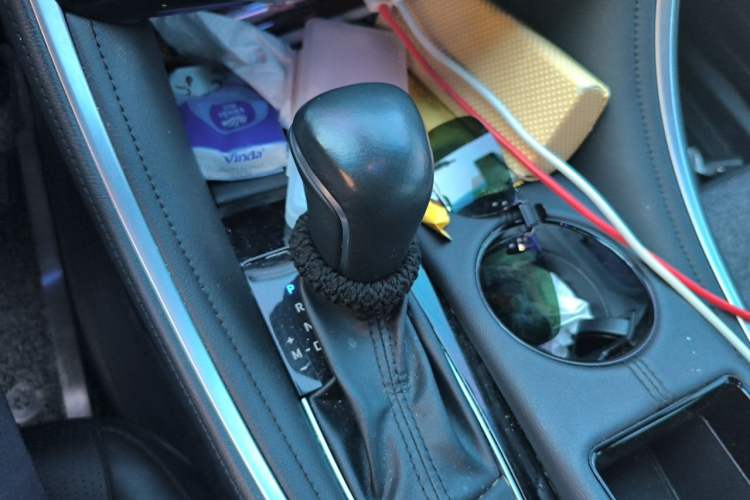 Used Toyota Avalon 2023 2.0L XLE Deluxe Edition Gear Lever