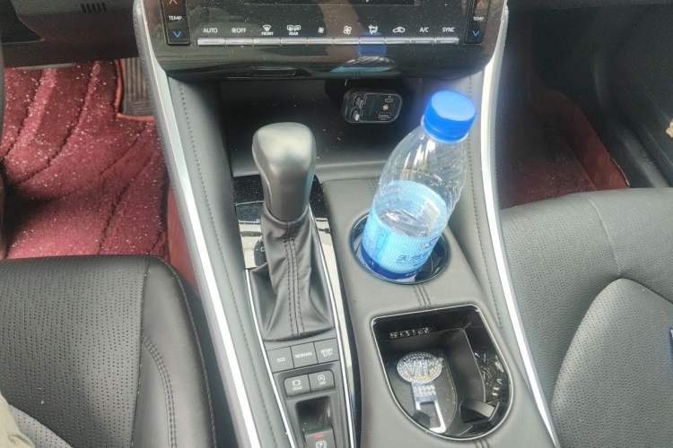 Used Toyota Avalon 2023 2.5L Luxury Edition Gear Lever