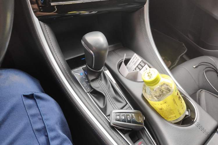 Used Toyota Avalon 2023 2.5L Luxury Edition Gear Lever