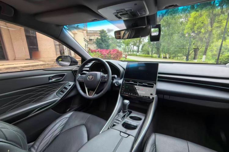 Used Toyota Avalon 2023 2.5L Touring Premium Edition Interior 1