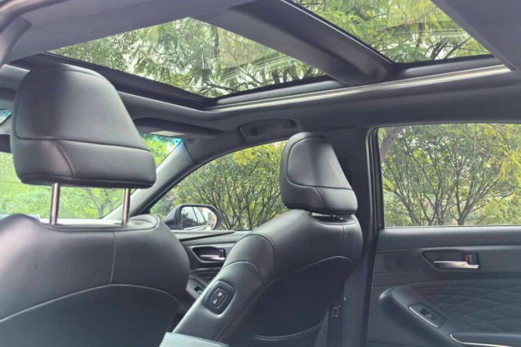 Used Toyota Avalon 2023 2.5L Touring Premium Edition Interior 8