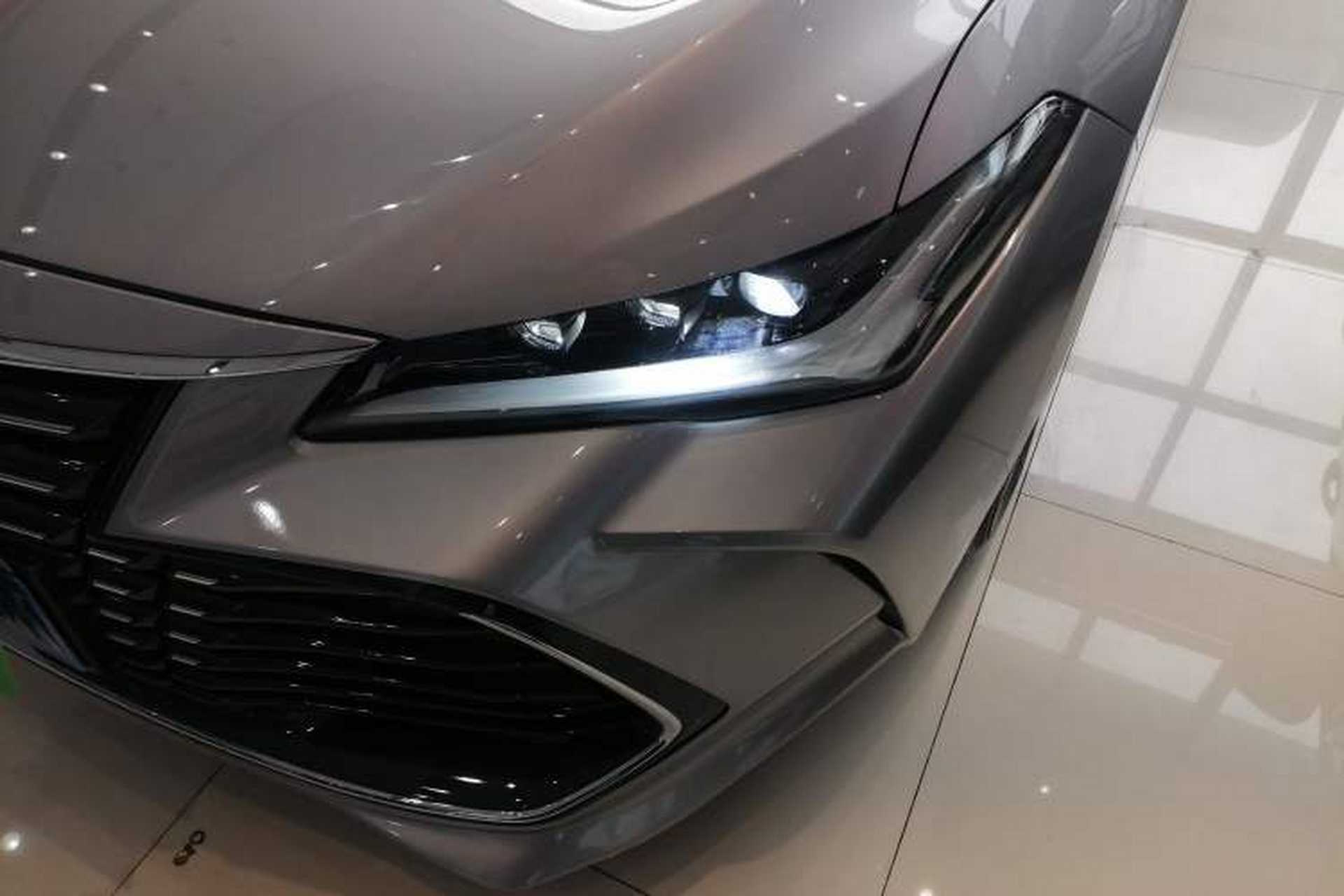 Used Toyota Avalon 2023 2.0L Premium Edition Left Front Headlight
