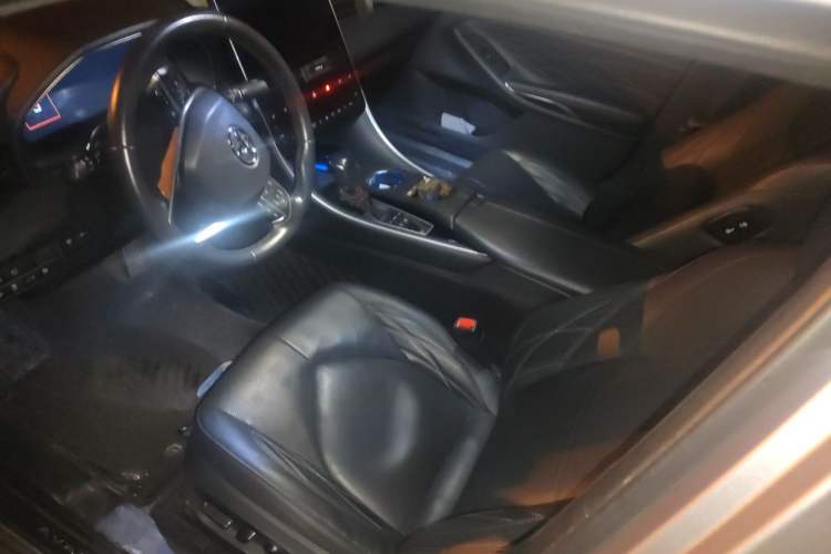 Used Toyota Avalon 2023 Dual-Motor 2.5L XLE Prestige Edition Left Front Seat