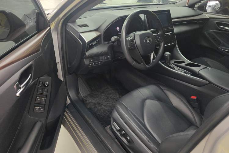 Used Toyota Avalon 2023 2.0L Premium Edition Left Front Seat