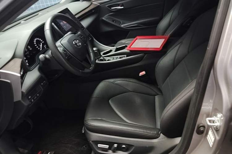 Used Toyota Avalon 2023 2.0L Premium Edition Left Front Seat