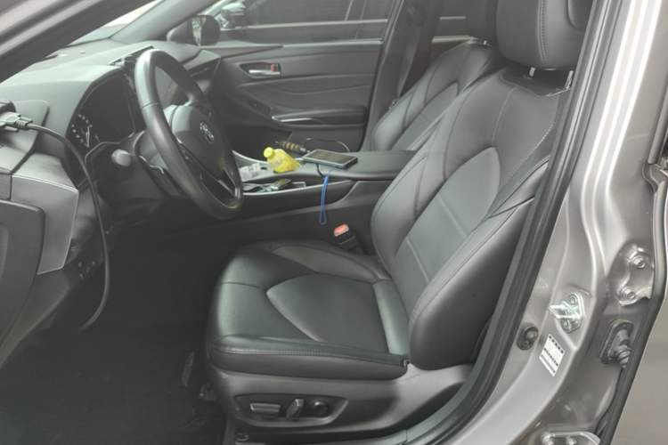 Used Toyota Avalon 2023 2.5L Luxury Edition Left Front Seat