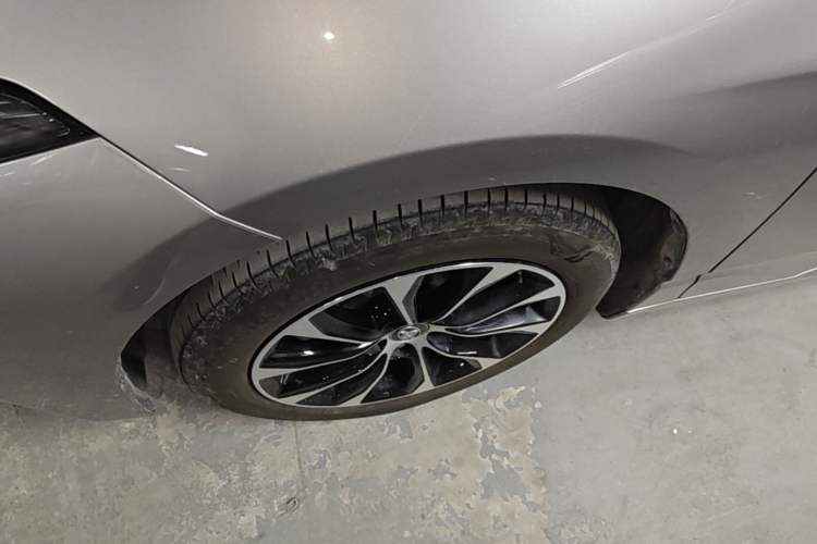Used Toyota Avalon 2023 2.0L Luxury Edition Left Front Wheel Hub
