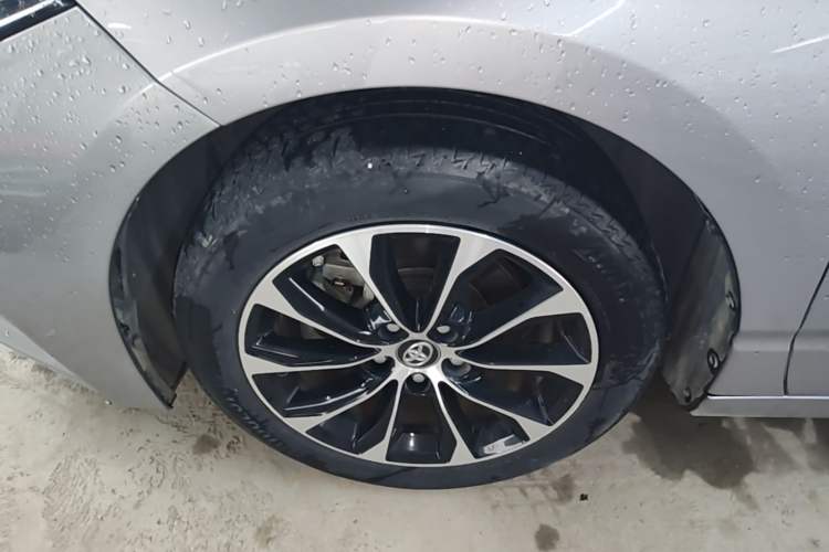 Used Toyota Avalon 2023 2.0L Premium Edition Left Front Wheel Hub