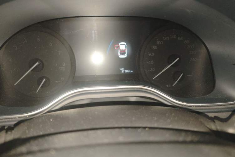 Used Toyota Avalon 2023 2.0L Luxury Edition Odometer Close Up